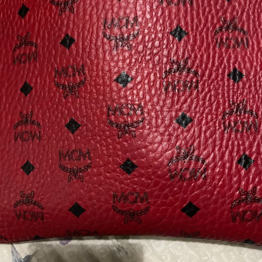 Meet your Posher, Claircine